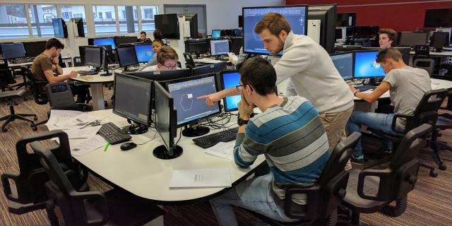 Ouverture du campus de Dijon, renforcement de l’international, ouverture de nouvelles options à Dijon et Troyes, mais aussi renforcement de l’approche par compétences, développement de la place des soft skills et de l’accompagnement individuel, sensibilisation à la recherche dès la première année : l’ESTP Paris dynamise son cursus ingénieur pour la rentrée 2019 et opère une refonte de sa maquette pédagogique.